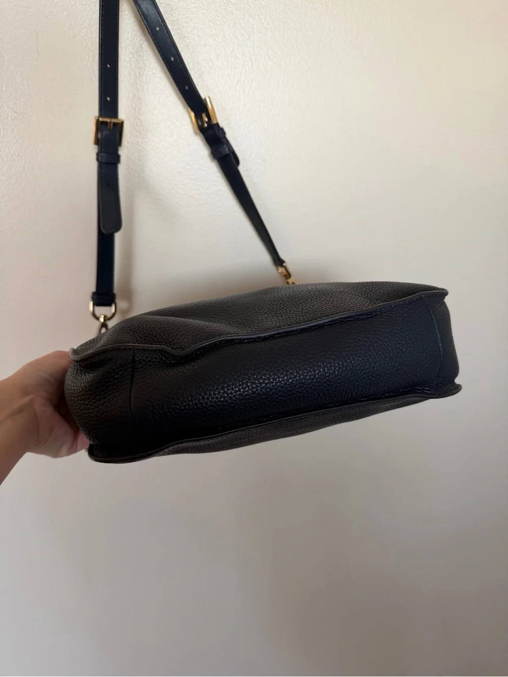 MICHAEL KORS Sullivan Pebbled Leather Crossbody Messenger Bag Turn lock in Navy